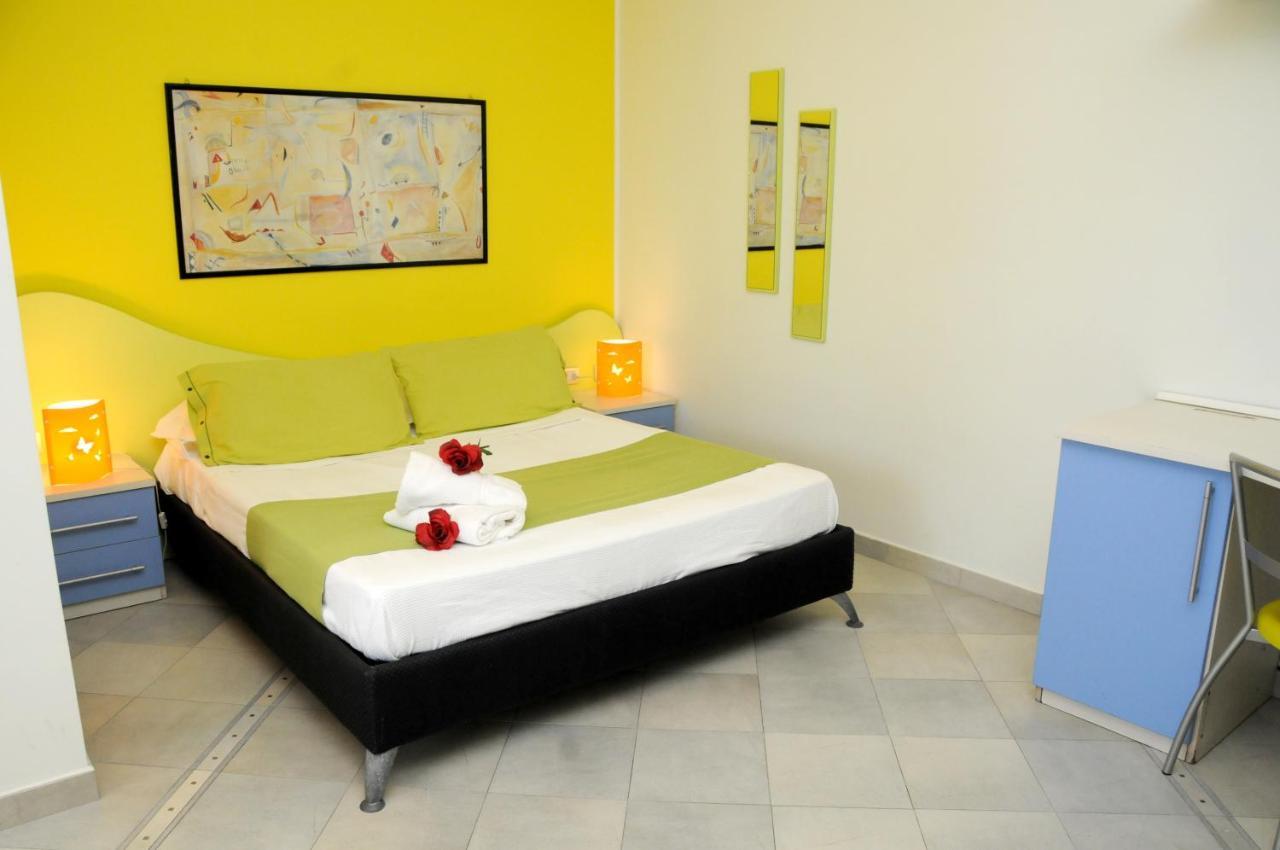 La Baia Di Ulisse Villa เวเนติโค ภายนอก รูปภาพ