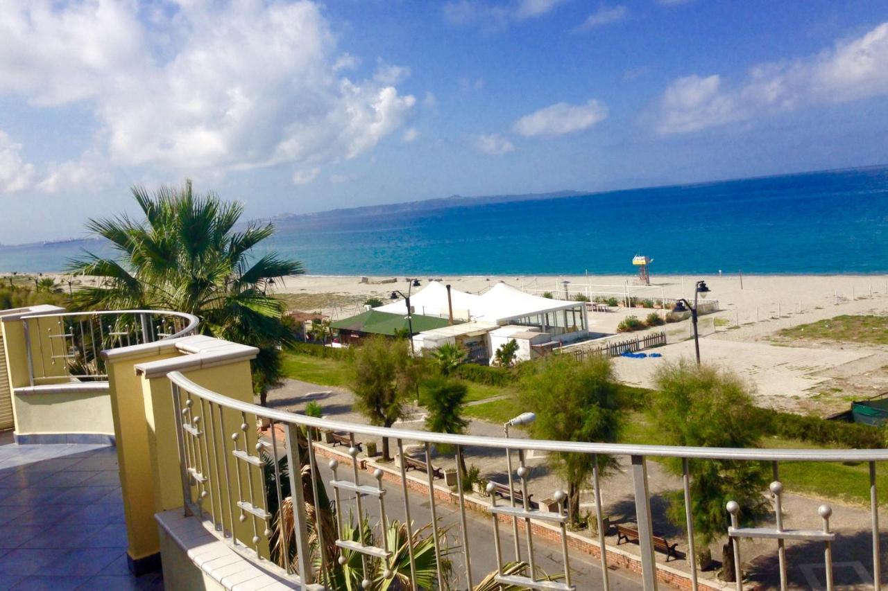 La Baia Di Ulisse Villa เวเนติโค ภายนอก รูปภาพ