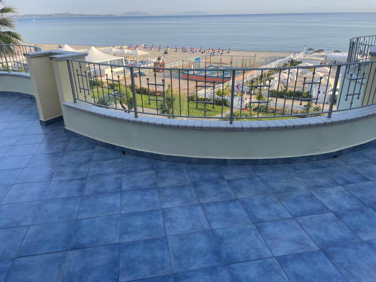 La Baia Di Ulisse Villa เวเนติโค ภายนอก รูปภาพ