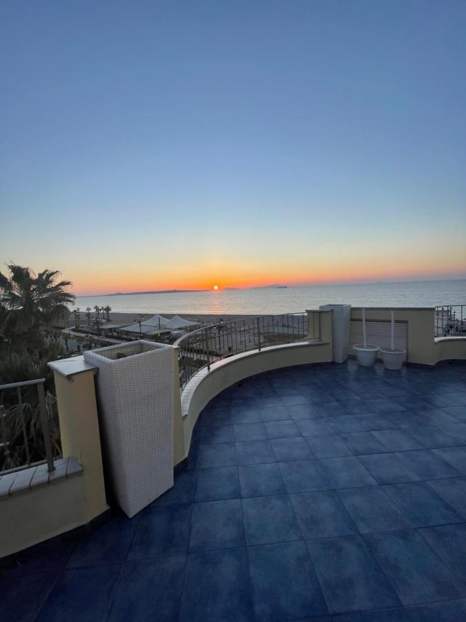 La Baia Di Ulisse Villa เวเนติโค ภายนอก รูปภาพ